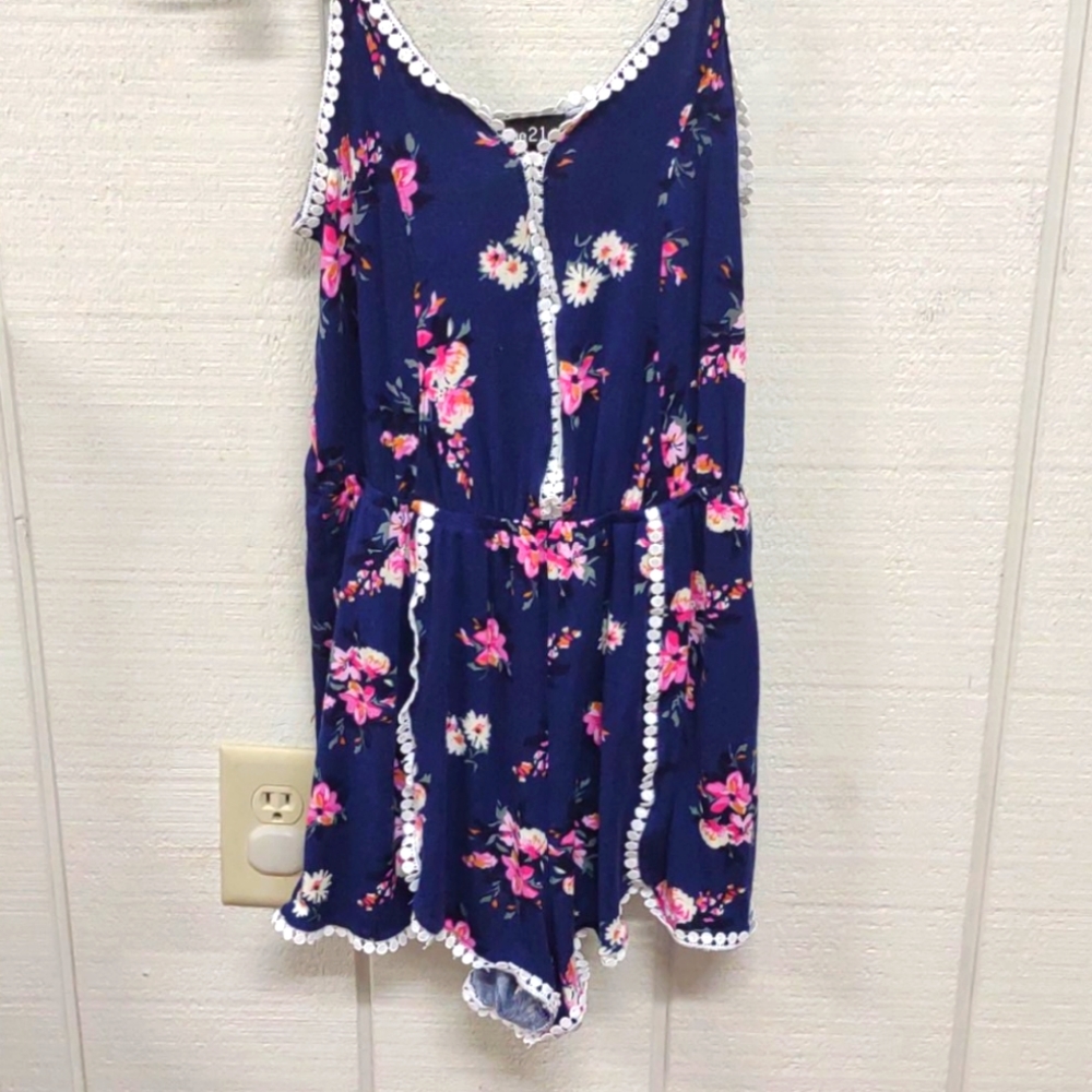 💐Rue 21 floral romper